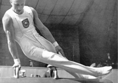 In the final competition, Schwarzmann won gold, Mack the silver and Konrad Frey Germany the bronze.